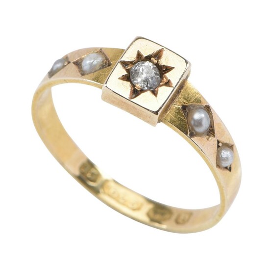 AN ANTIQUE DIAMOND AND SEED PEARL RING
