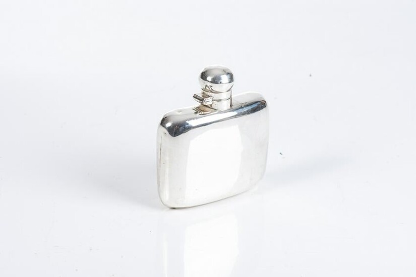 AN EDWARD VII SILVER HIP FLASK, GRIFFITHS AND