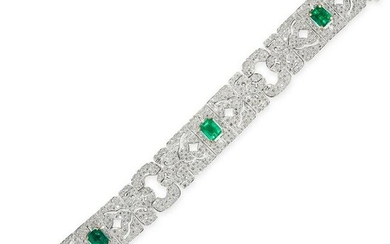 AN EMERALD AND DIAMOND BRACELET in 18ct white gold, set