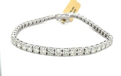 APPROX. 9.00CT DIAMOND TENNIS BRACELET in 18CT WHITE GOLD £18000...