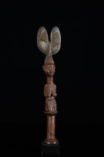 Africa wooden sculpture Yoruba young woman kneeling 20th