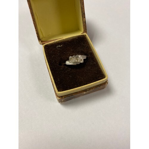An early 20th century Art Deco diamond ring, set with three ...