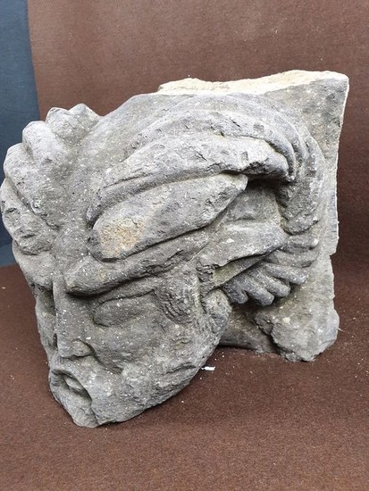 Ancient Gargoyle sculpture - Stone - 1700-1800