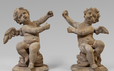 Angeli, coppia di sculture in legno naturale, sec.XVIII h.cm.54