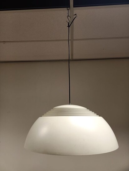 Arne Jacobsen - Louis Poulsen - Hanging lamp (1) - AJ pendant