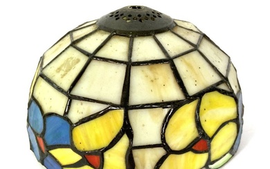 Assortment of decorative glass Tiffany style lamp bases, shades and a similar fire guard (a lot)