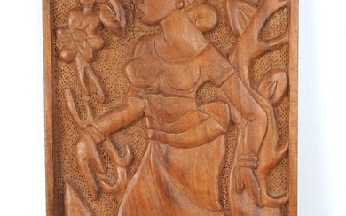 B. LOKUGE (XXe) : Femme africaine. Bas-relief en bois sculpté. Etiquette au revers. 40 x...