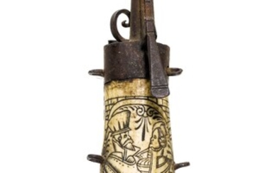 BOUTEILLE À POUDREAllemande ou suisse, dernier quart du XVIe siècle.Corps en corne de cerf (pièce...