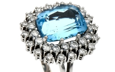 Blue topaz brilliant ring WG 750/000 with an...