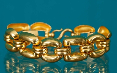 Bracelet En or 18 K (750‰) à larges mailles carrées et circulaires H. 15,5 cm D. 6 cm Poids 41 g
