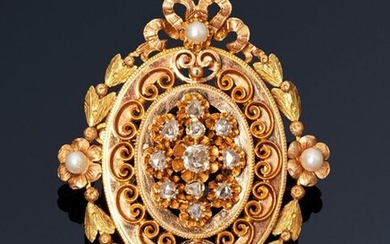 Broche pendentif ovale en or de couleurs...