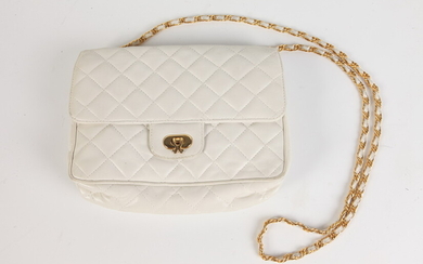 CHANEL-INSPIRED OFF-WHITE QUILTED PURSE (NO LABEL). Estimate $20-40