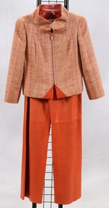 CHANEL WOOL LAMBSKIN AND SILK LINED PANT SUIT PCS. SIZE EUROPE 38 71 AMER.