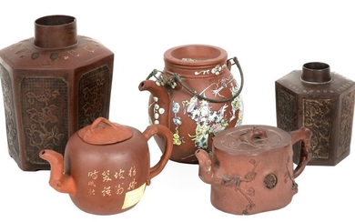 Chine, XIXe siècle Lot comprenant trois théières...