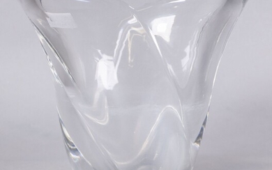 DAUM Nancy France Vase en cristal de forme... - Lot 19 - De Baecque et Associés