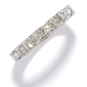 DIAMOND ETERNITY RING in 18ct white gold, set with