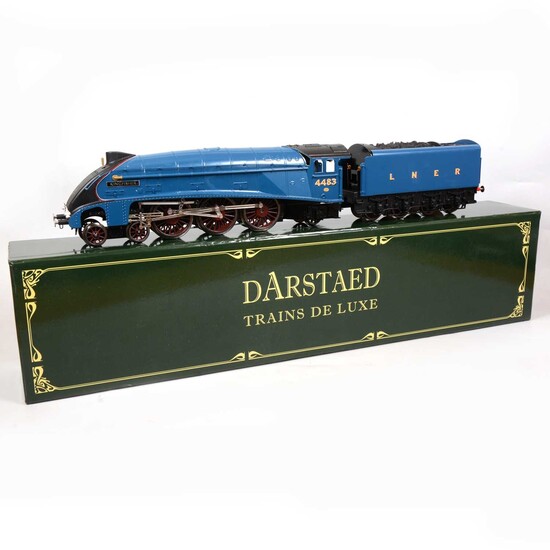 Darstaed Trains De Luxe O gauge model railway locomotive and tender, LNER 4-6-2, 'Kingfisher'