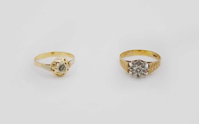 Due anelli in oro giallo 750 uno con piccolo...