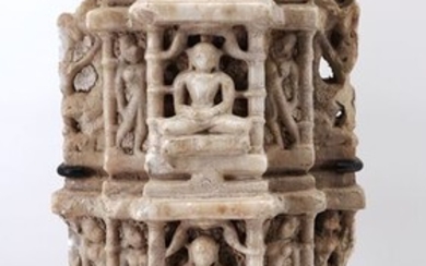 Fragment, Sculpture - white marble- Jain pillar fragment despicting two Tirthankara - India - End of 13 century - Early 14th century / C.1300