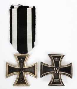 GERMAN .800 SILVER AND IRON WW1 2ND CLASS IRON CROSS MEDAL AND COAT PIN C1914 PCS.