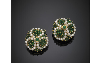 GIODORO Emerald and pearl yellow gold earclips, g 24.14, diam. cm 2.80. Signed Giodoro.Read more