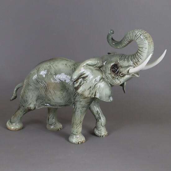 Grande figurine d'animal "éléphant d'Afrique" - Goebel, de la série de figurines "Serengeti", porcelaine, peinture...