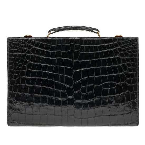 Hermès - Trousse jet vintage en cuir de crocodile Porosus , intérieur en cuir et daim bordeaux Package / Case