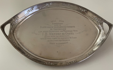 Interesting Silver oval tray, Amsterdam, 1900 Heavy oval silver...