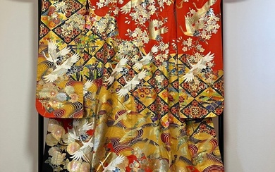 Kimono, Uchikake robe - Silk - wedding - Beautiful kimono, 色打掛 iro-uchikake robe - Japan - Shōwa period (1926-1989)