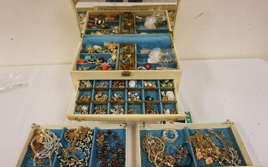 LARGE LOT OF ASSORTED COSTUME JEWELRY IN BOX