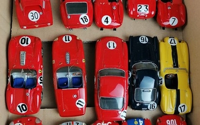 LOT de 15 véhicules échelle 1/43 métal : 1x Starter Ferrari 412 ML 2x Starter...