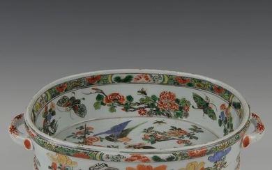 Large dish standing on three legs (1) - Famille verte - Porcelain - Birds and flowers - China - Kangxi (1662-1722)