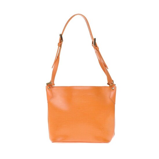 Louis Vuitton - Sac Mandara PM en cuir épi orange, garniture en métal doré Handbag