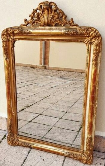 Mirror, Elizabethan mirror in carved and stuccoed wood - Gold, Wood - 19th century