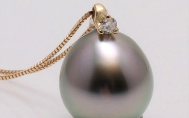 NO RESERVE PRICE - 18 kt. Yellow Gold - 8x9mm Peacock Tahitian Pearl Drop - Necklace with pendant - 0.02 ct