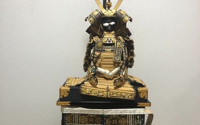 Ningyo - Alloy, Goldplate, Wood - With original box - 秀月 - Samurai armor / Yoroi Musha doll - Japan - Heisei period (1989-2019)