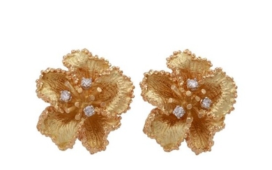Ohrclips in Blütenform mit Brillanten