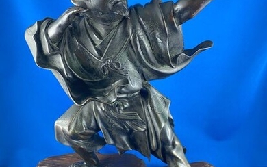 Okimono (1) - Bronze, Wood - Samurai, archer, Kyudo - Japan - Meiji period (1868-1912)