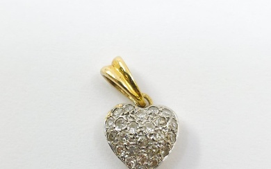 PENDENTIF cœur en or deux tons 750° pavé de diamants Poids brut : 1,58 g