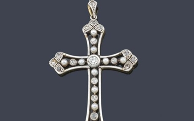 Promised cross with pearls and diamonds set in 18K