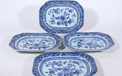 Qianlong (1736-1795), set van 4 blauw/wit Chinees porseleinen assièttes...