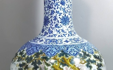 Qing Dynasty Qianlong style blue and white borders, pink enamel full-view deer vase