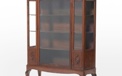 Queen Anne Style Oak and Glass China Cabinet, Early to Mid 20th Century