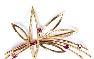 ROSE & YELLOW GOLD BROOCH set with PINK SAPPHIRES