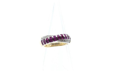 Ring in 18 ct yellow and white gold set with 10 brilliants +/- 0.10 ct and rubies - 5.1 g (Size: 54.5)