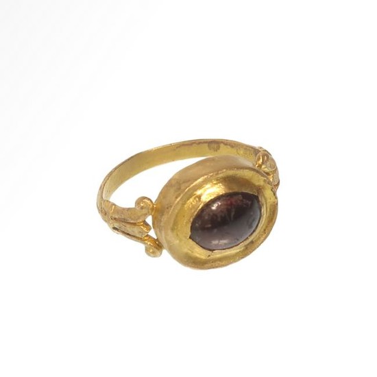 Roman Gold Ring with Cabochon Garnet, c. 2nd century