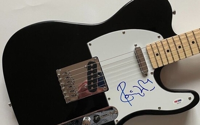 Ronnie Wood, The Rolling Stones - Hand Signed Fender Style Guitar - Signed memorabilia (original authograph) - 2021/2021