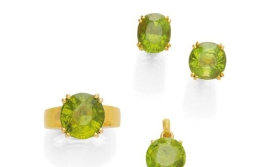 SET PERIDOT AND GOLD RING, EARRINGS AND PENDANT....