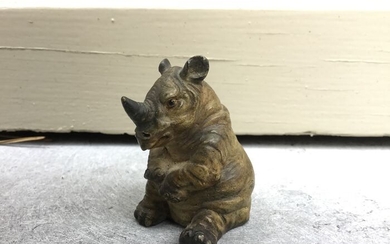 Sculpture, Viennese bronze - seated baby rhino - Bronze (cold painted) - First half 20th century