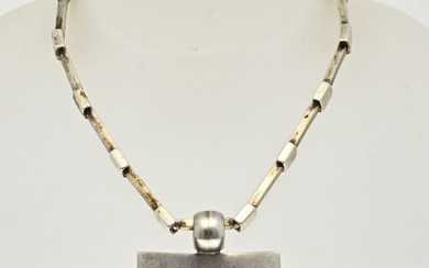 Silver choker with pendant